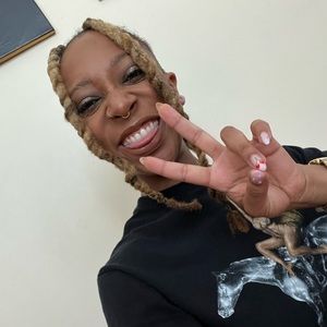 Meet your Posher, Nico.